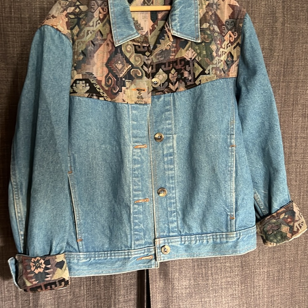 L.L. Bean denim vintage jacket with tapestry shoulder size petite medium - Picture 3 of 9
